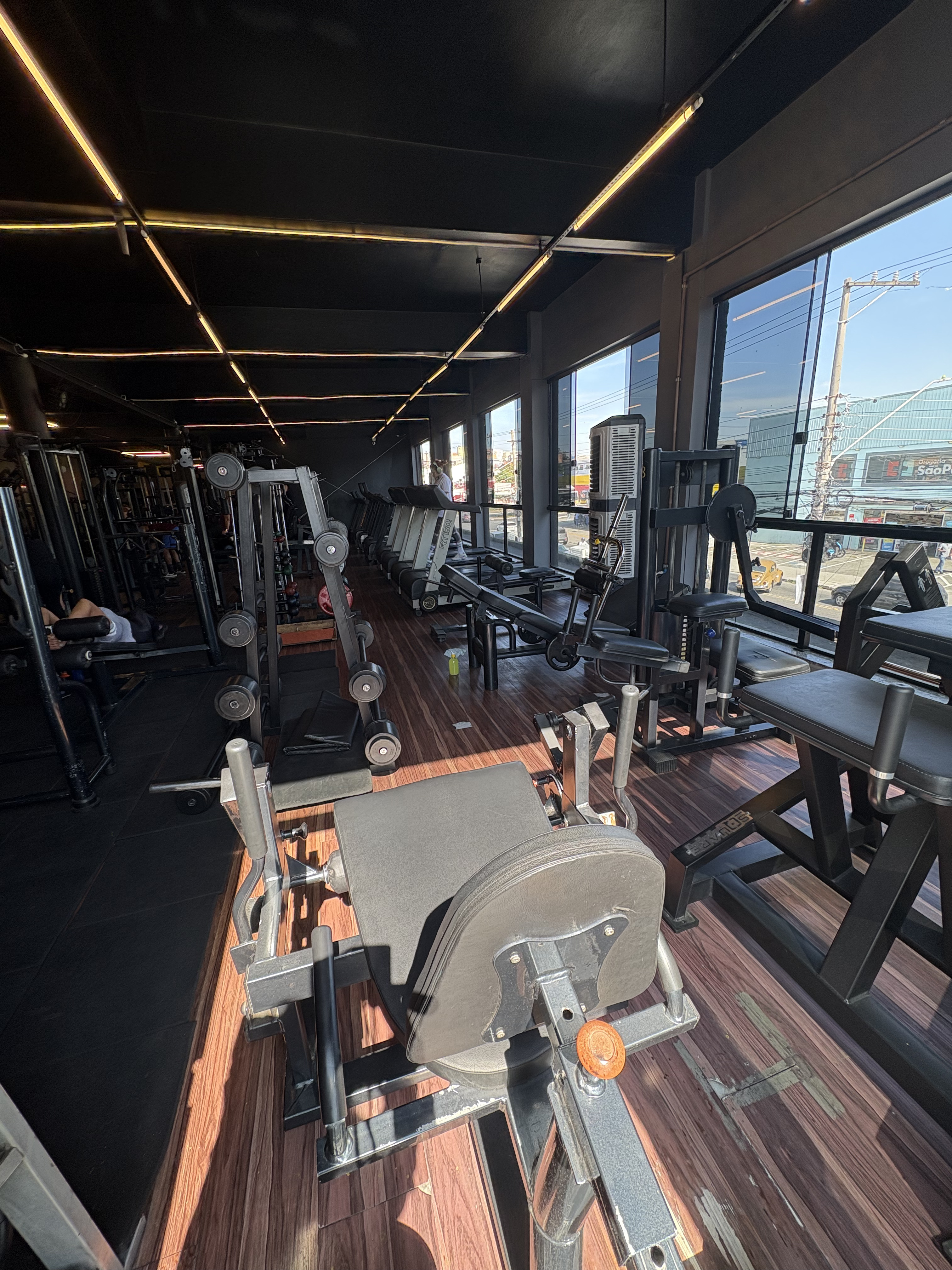 Aparelhos de Musculação e Perna